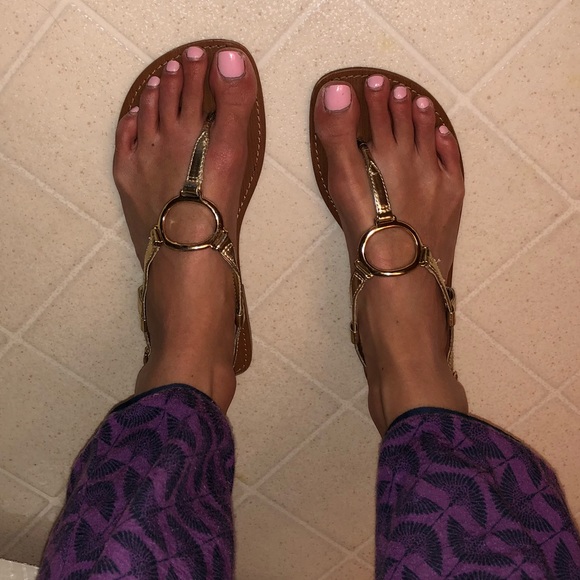 Guess Gold Sandal - Picture 2 of 3